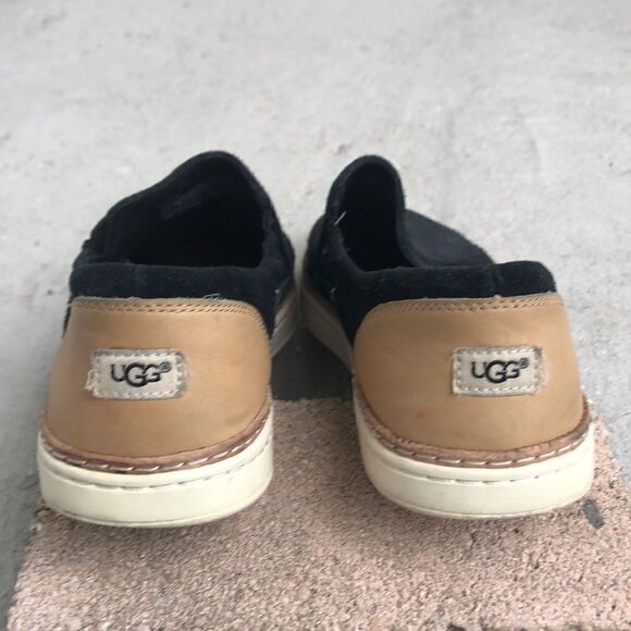 Ugg Slip ons - Picture 5 of 8